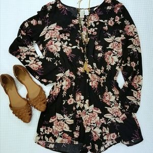 NWOT Mimi Chica Floral Rumper Size Large